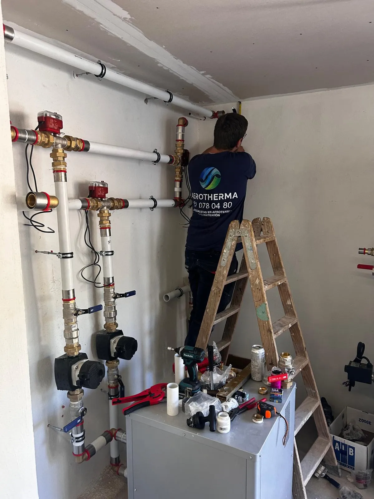 Proceso de montaje de una instalación de aerotermia